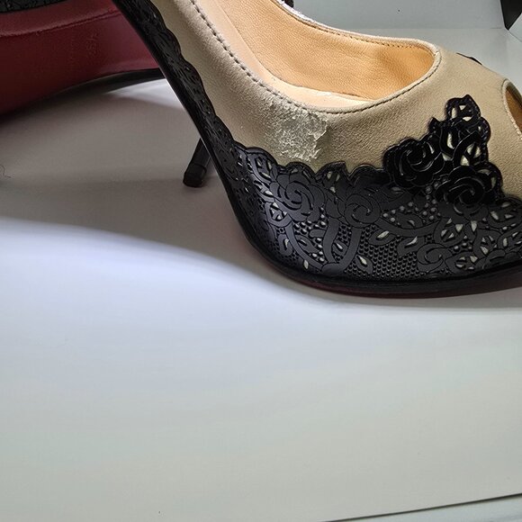 Christian Louboutin Two Tone Laser Cut Lace Patent And Leather Veramucha Peep To - Picture 10 of 11